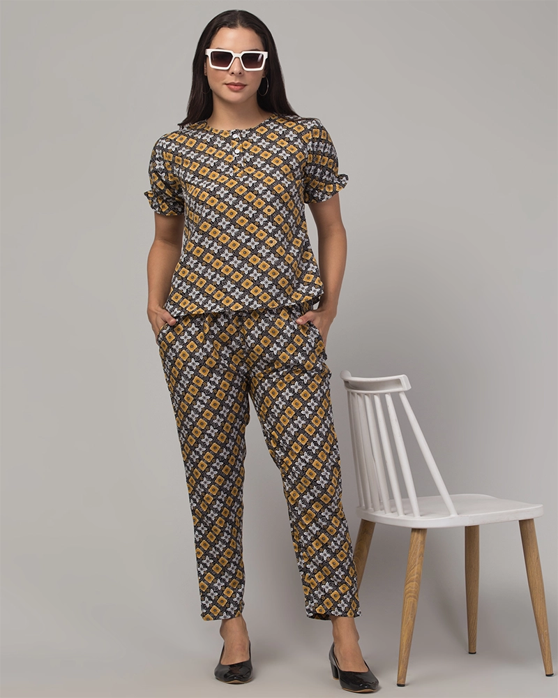 Sajaniya clothing